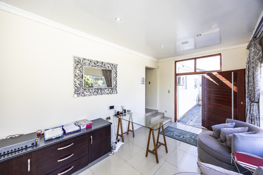 Commercial Property for Sale in Sunnyridge Eastern Cape